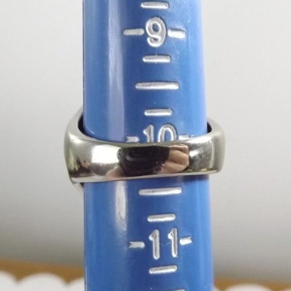 Vintage NOS Stainless Steel Tribal Design Human Skull Ring, Size 10 - Picture 8 of 9